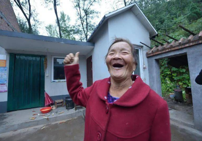 玩 家 必 备 “ 开 心 小 辣 开 挂 先 试 用 再 购 买 ( 确 实 真 的 有 挂 )