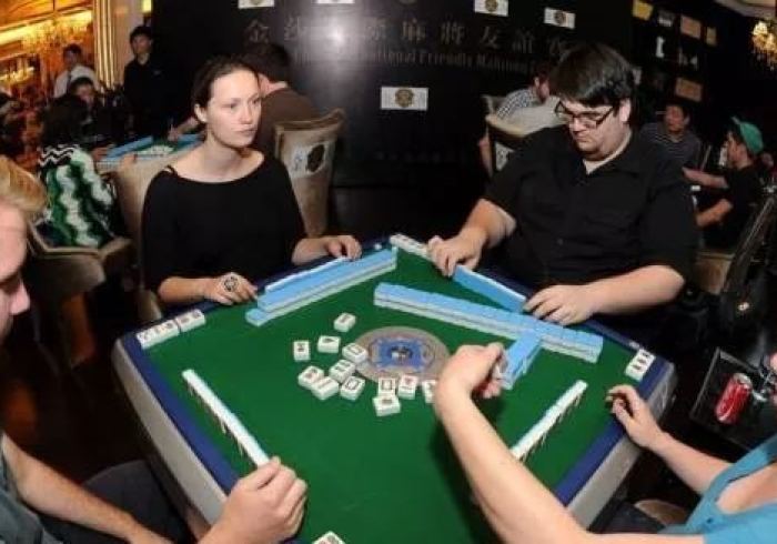 秒懂百科“拼三张在哪买房间卡”详细房卡怎么购买教程